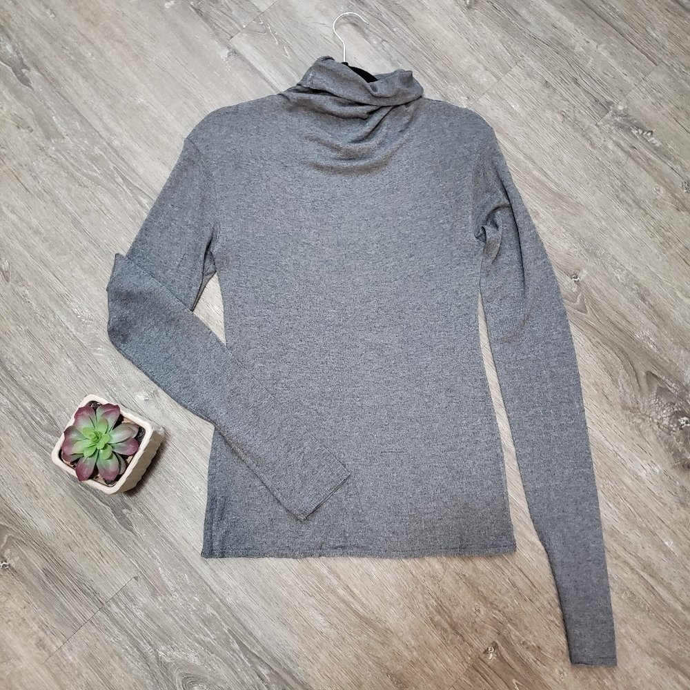 Sarah Pacini Gray Turtleneck Sweater